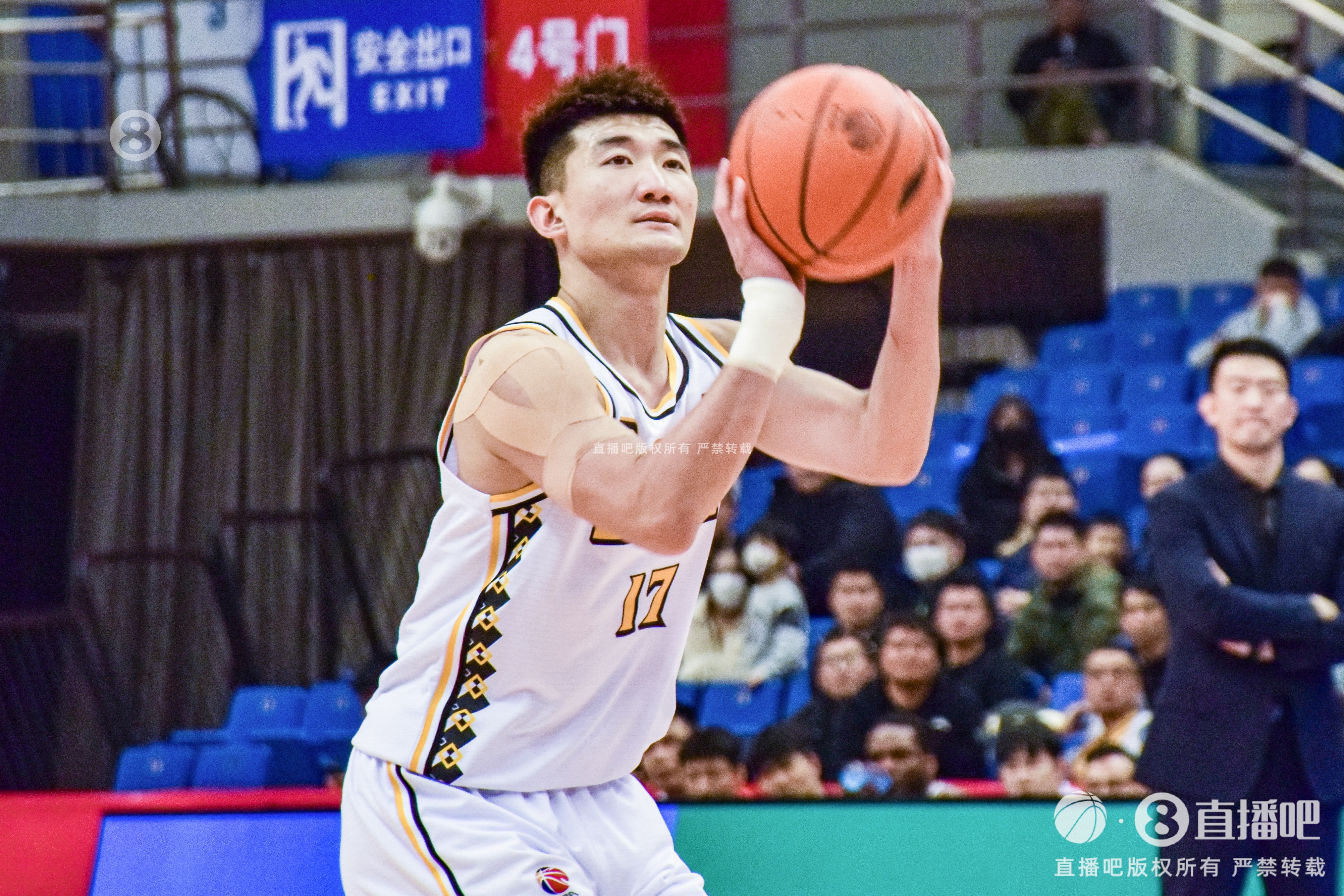 早日康復！探長：孫銘徽已經脫掉保護靴 可以正常走路