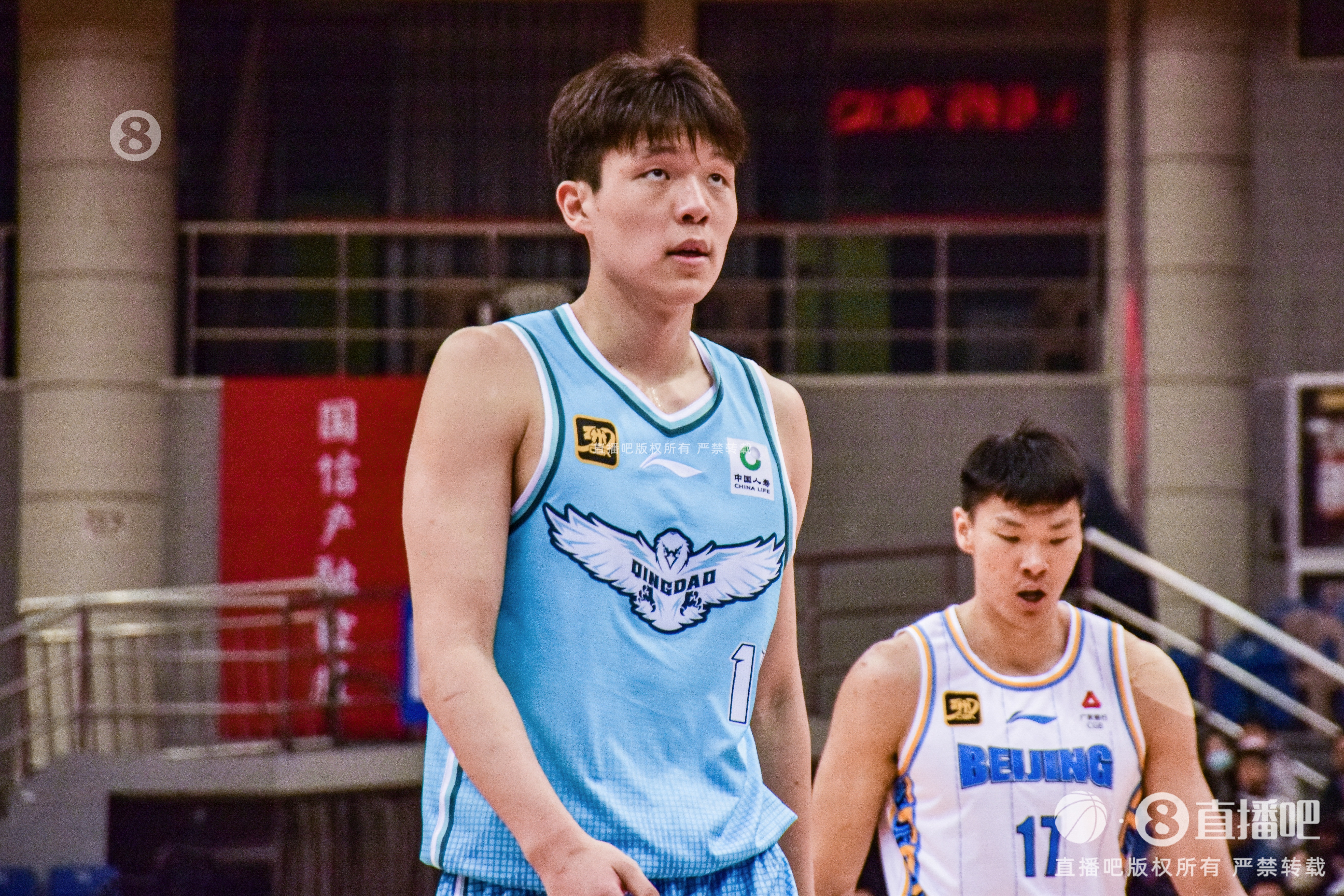 內線攻防俱佳！楊瀚森半場10分鐘4中3砍9分11板&另有3斷2帽